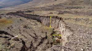  پاورپوینت زمین شناسی مهندسی در 92 اسلاید به طور کامل و جامع همراه با شکل و تصاویر و فلوچارت